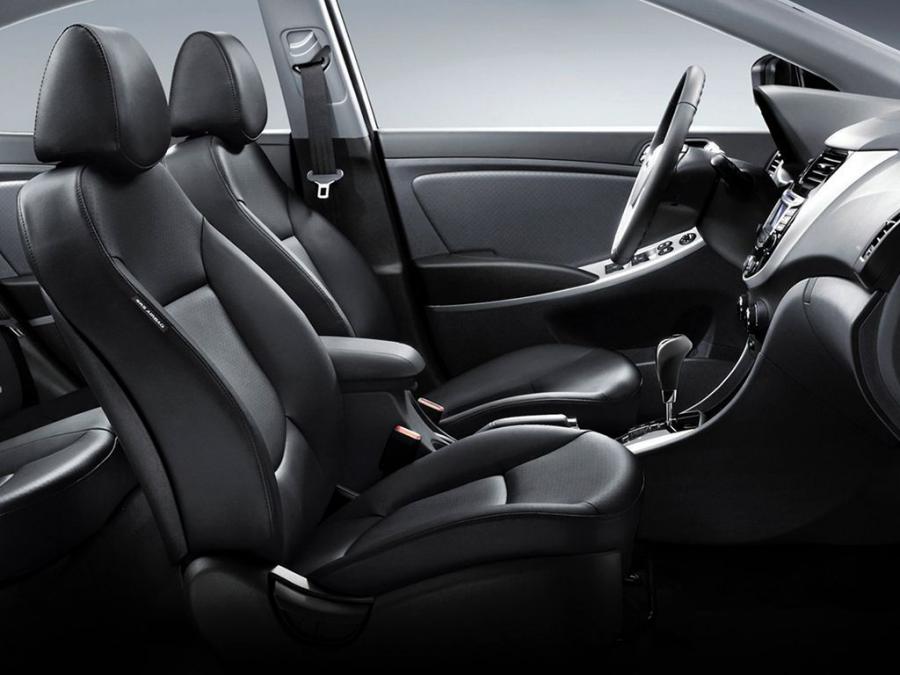  Hyundai Accent Sedan 2010 года  (фото 6 из 13)